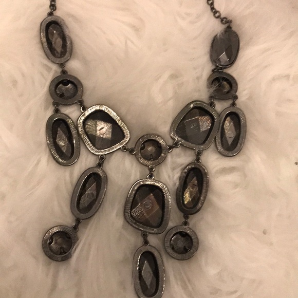 H&M hematite colored stone necklace - Picture 6 of 8
